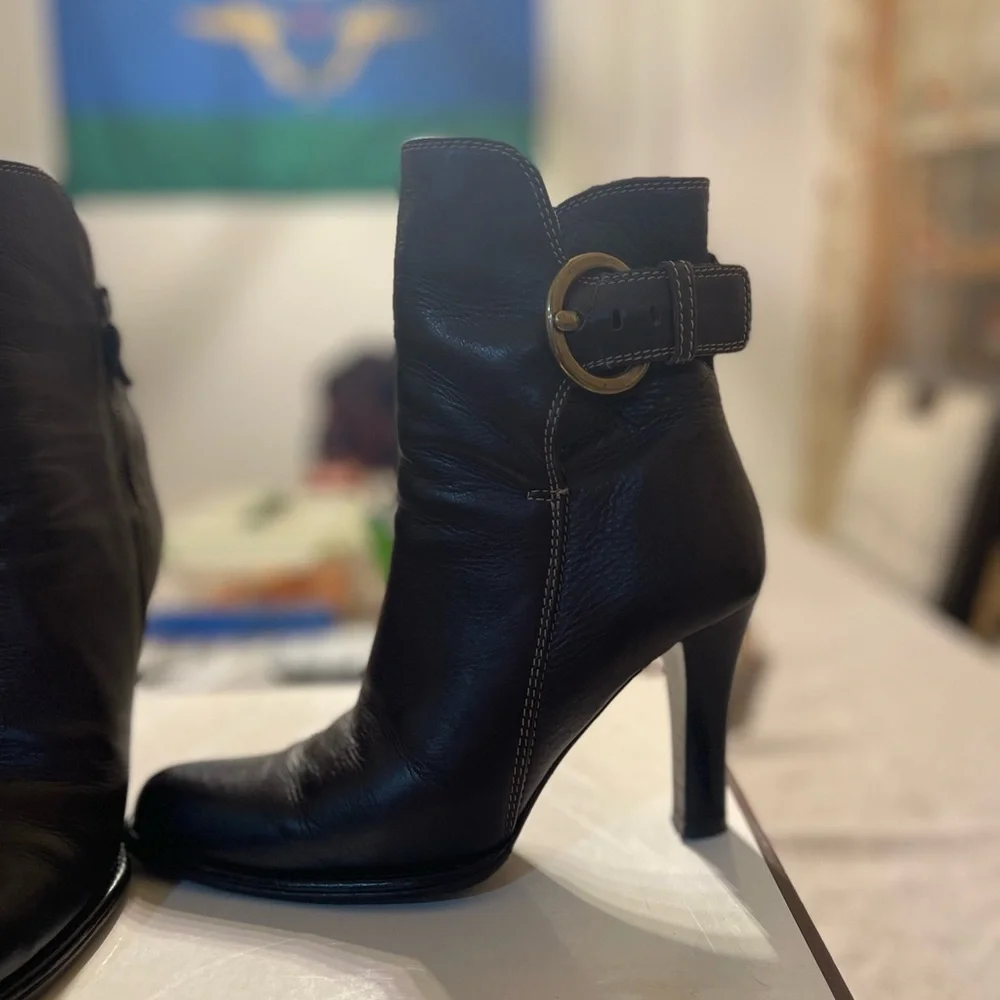 Women's Brown Leather Ankle Boots with Side Zipper